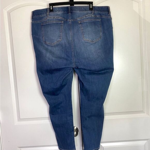 Torrid Bombshell Skinny Straight Leg Blue Jeans with Pockets stretchy size 24 - Picture 3 of 12